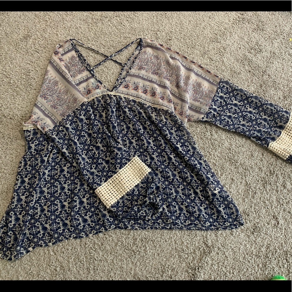 Beautiful shirt never been worn